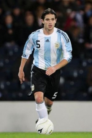  梅西领衔阿根廷队，世预赛关键战全力争胜