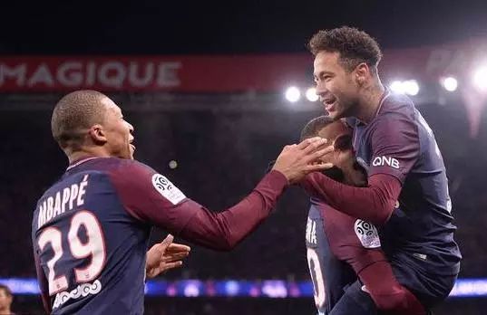  姆巴佩超神发挥巴黎大胜马赛