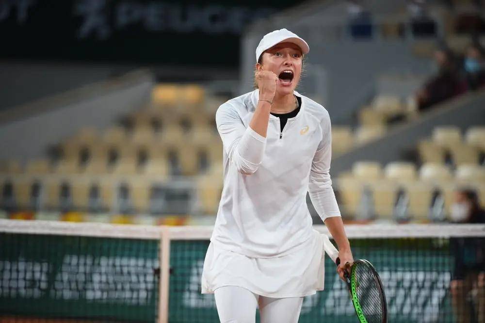  斯维亚泰克连胜纪录延续，罗兰加洛斯展风采