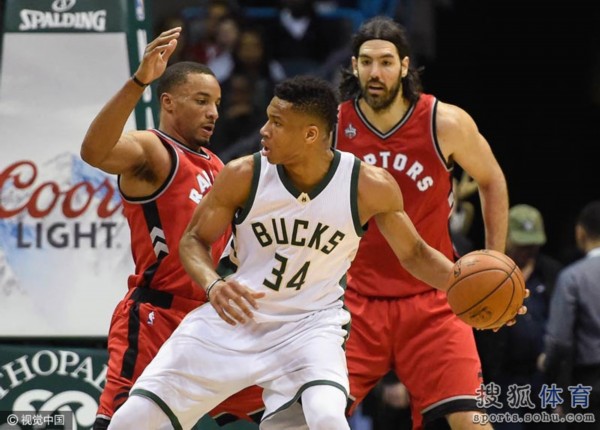  雄鹿字母哥强势发挥轻取篮网