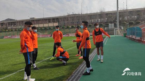  海外拉练归来，球队磨合渐入佳境