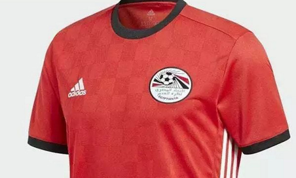  复古球衣致敬经典，怀旧风潮席卷球场